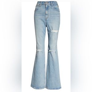 NWT Levi's® 70s High Flare Jeans
Z2047 LIGHT INDIGO DESTRUCTED, Size 24 x 32